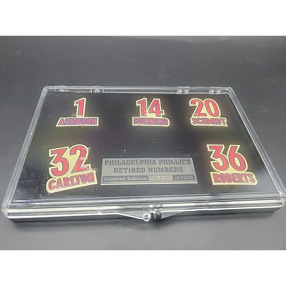 2005 PHILADELPHIA PHILLIES RETIRED NUMBERS SET OF 5 PINBACKS MINT #69 OF 2005